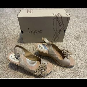 Born Concept B.O.C. Women's HOTSKY CHAMPAGNE Wedges Size:10 (C21146)